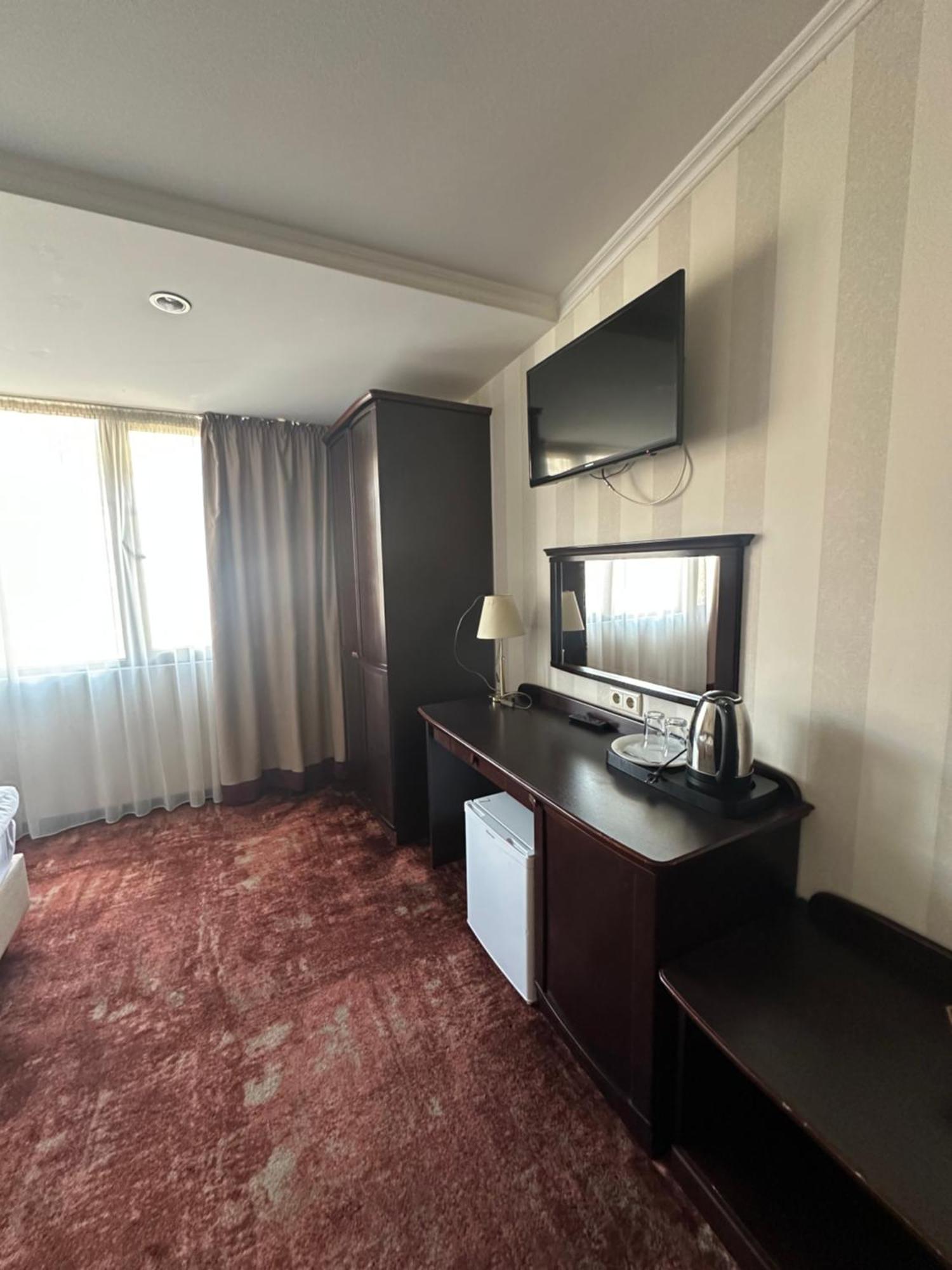 Hotel Rike Park Tbilisi Exterior photo